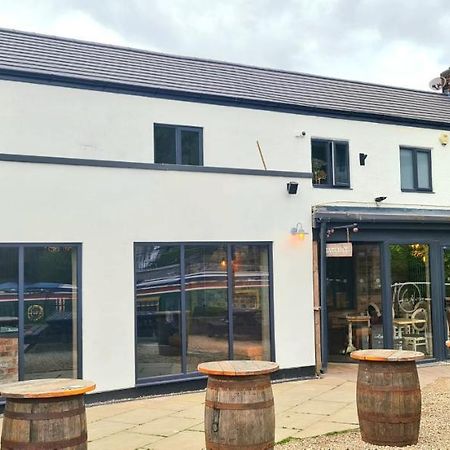 The Waterside Bar, Rooms & Restaurant Swinton  Buitenkant foto