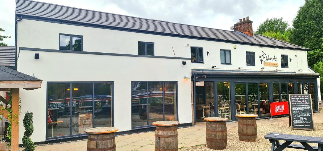 The Waterside Bar, Rooms & Restaurant Swinton  Buitenkant foto
