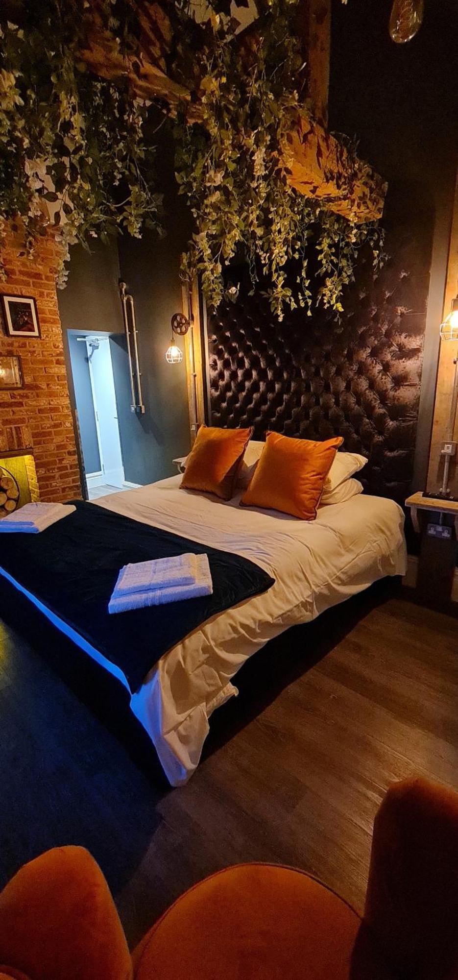 The Waterside Bar, Rooms & Restaurant Swinton  Kamer foto